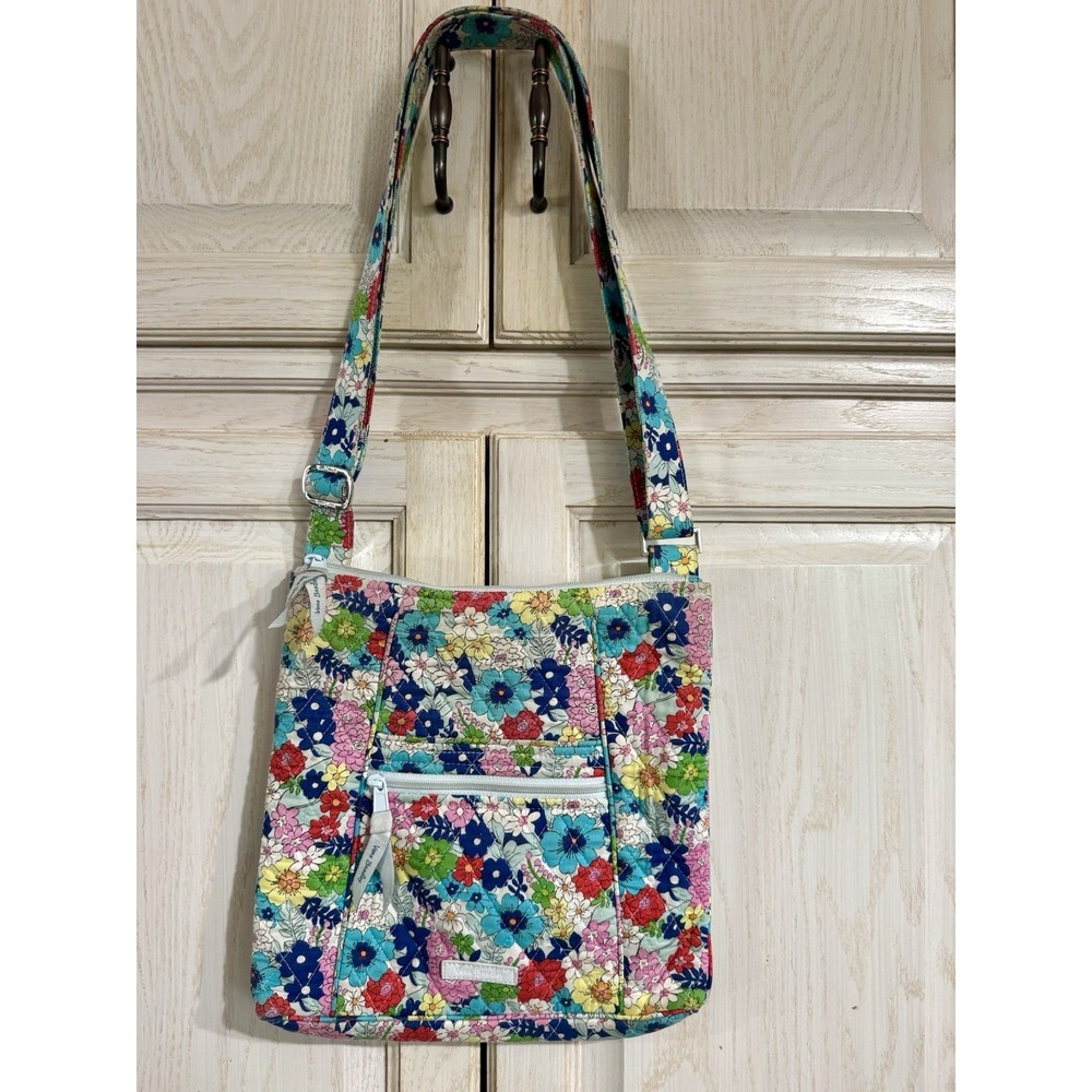 Vera Bradley Trio Zip Hipster Far Out Floral Design Crossbody Purse Bag EUC